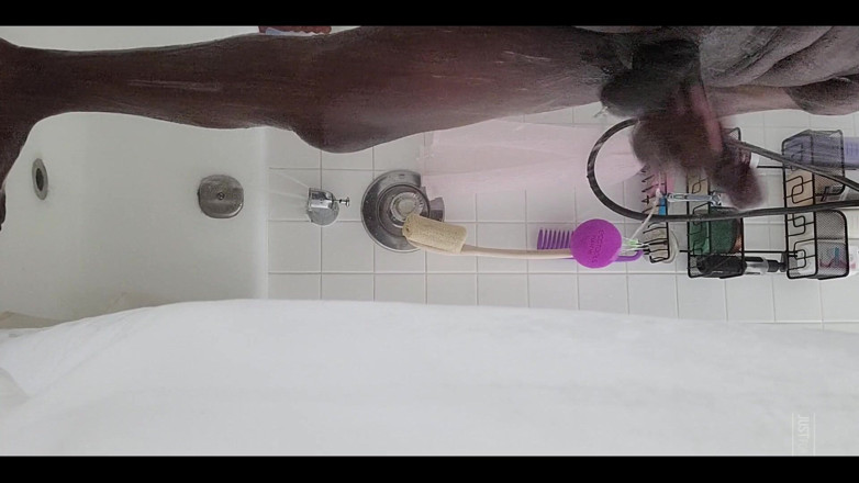 SirMaxxximus: Plaisir sous la douche