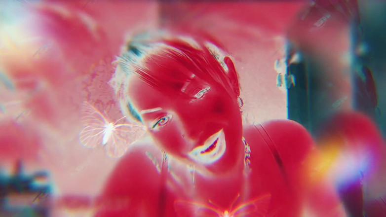 Goddess Misha Goldy: Sei una vera cagna porno! Il porno è la tua vera...