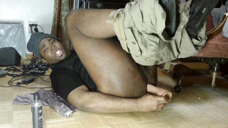 Blkbamaboi73: Üniversiteli oğlan bussy stealer