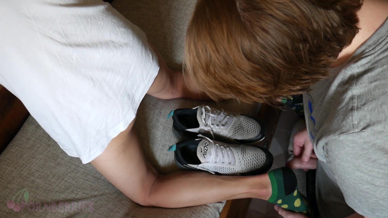 Ethan Alex: Nike Air 270 - Shoe job, socks job and cum on shoes