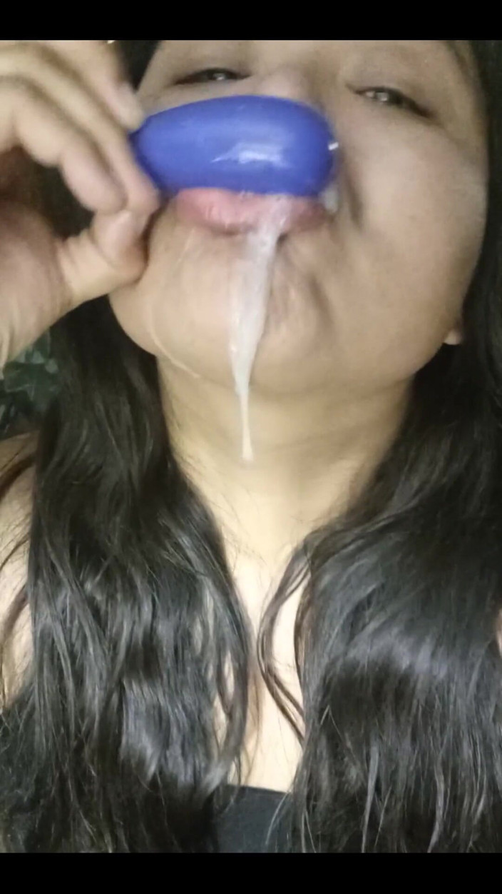DeesDeepThroat: Ragazza interrotta