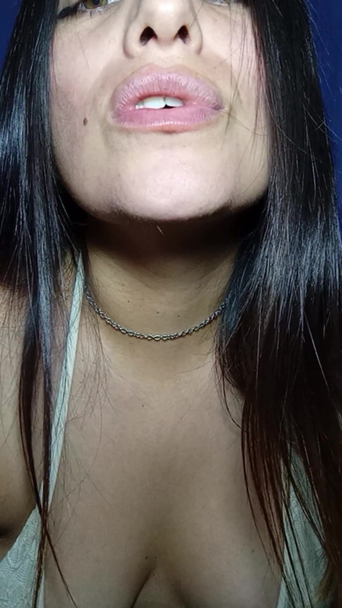 Chubbylexa: Fumer Et Jouer Avec Mon Nombril Profond