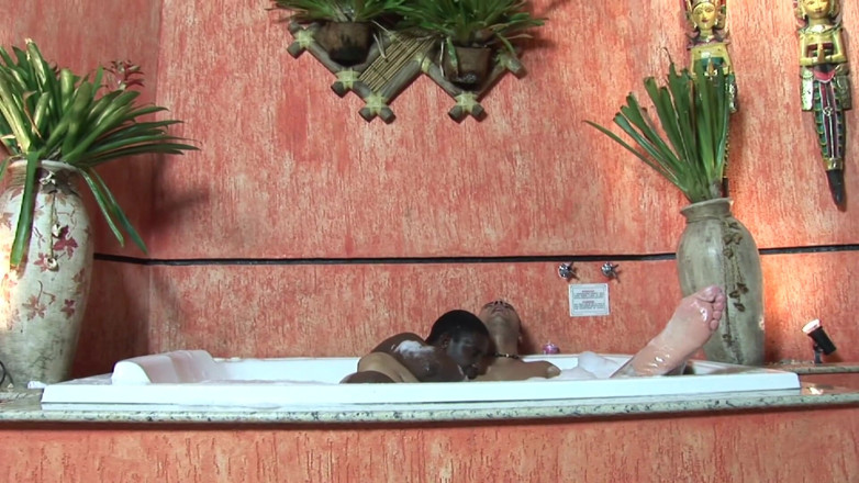 Male Dream: Pria kulit hitam berotot dijilat pantatnya dan dientot