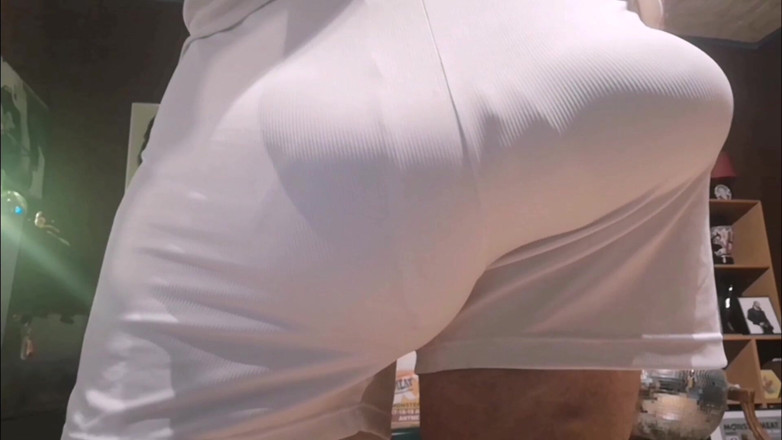 Monster_Meat_: Calcinha fetiche e extremo abaulamento