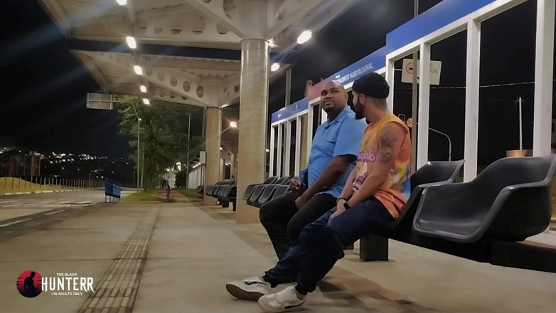 TheBlacKHunterr: Șofer de autobuz care ridică pasagerul la stație, video 2