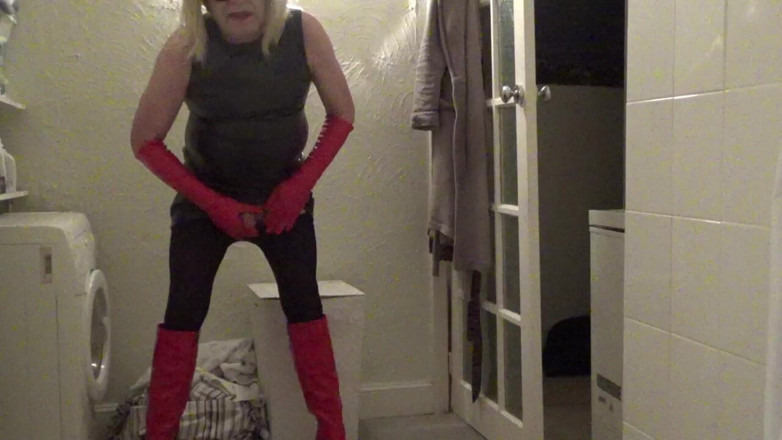 Leather Kirsten: Sissy Instruktioner