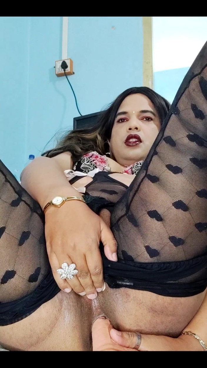 Indiansissychubby: Así que Honry quiere frotarme el culo por toda tu...