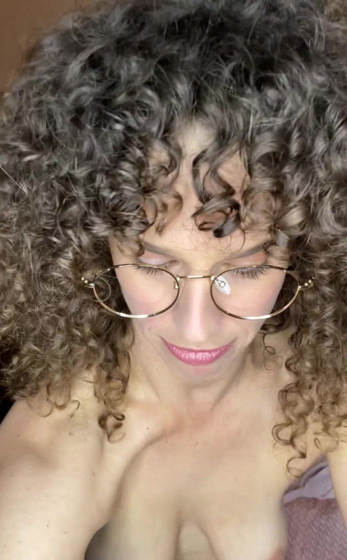VibeWithMommy: Belle-mère, coaching masturbatoire ! Orgasme réel intense ! Oh mon trou du...