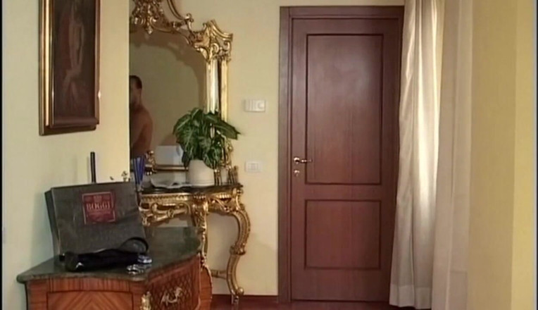 XTime Vod: Pizdă păroasă retro se fute cu degetul și se fute în cur