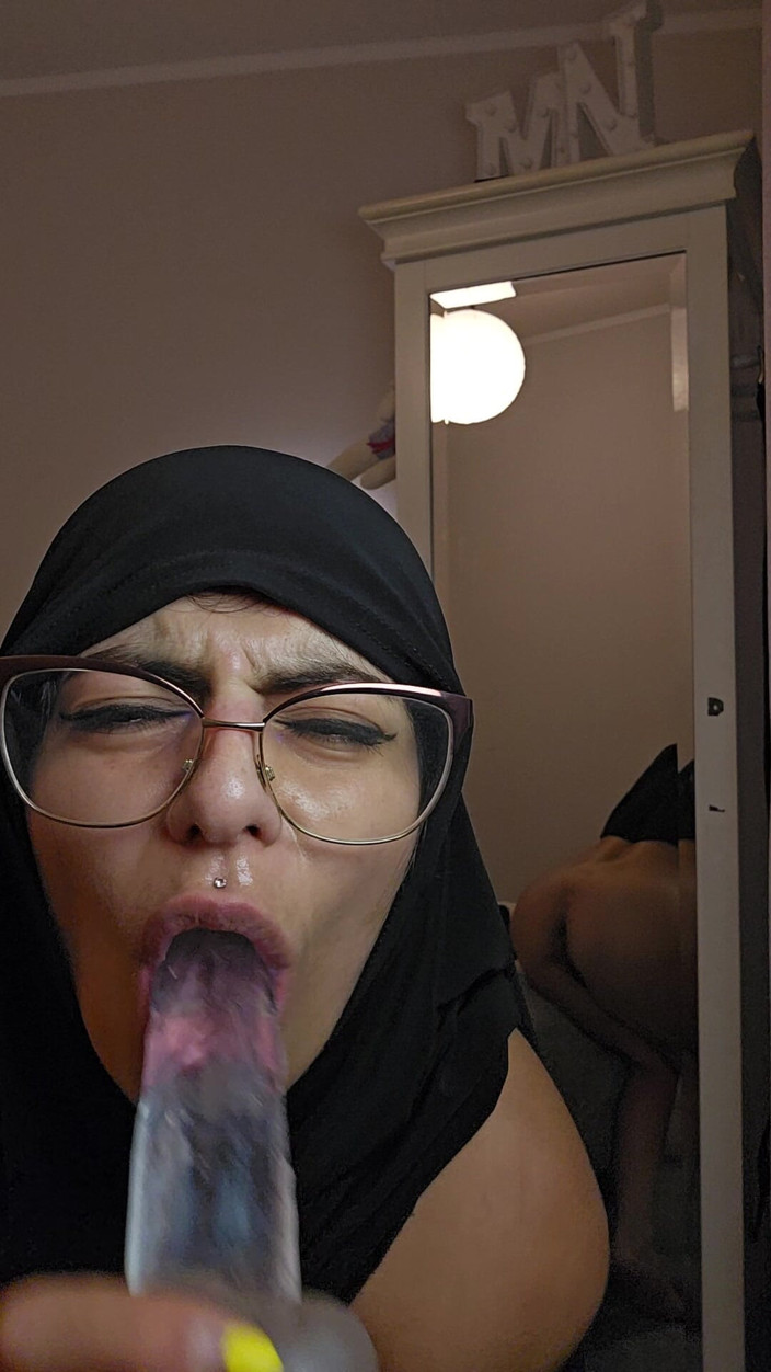 MiaNIqab: 내 딜도를 불고 내가 음란한 말을 하는 동안 Mia Niqab