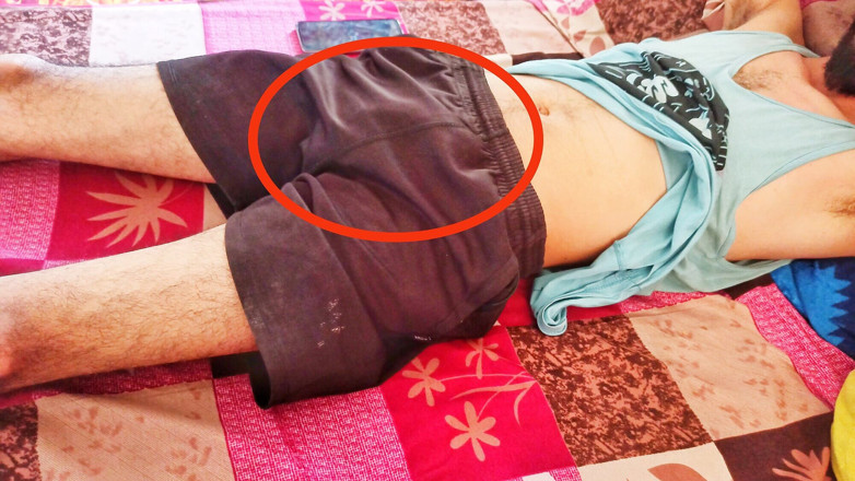 Desi__Panda: 배다른 교사 대물 괴물 자지 속옷을 열어