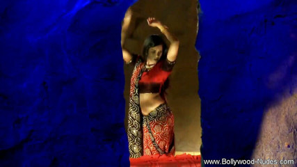 Bollywood Nudes: Jest urocza, gdy tańczy
