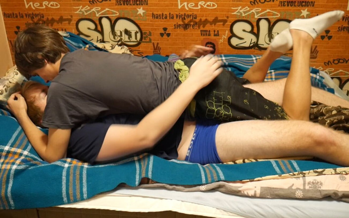 Ethan Alex: Amour pur entre deux jeunes copains