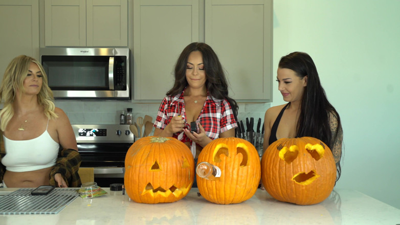 Evelin Stone: Kiki Mariah_970 Evelin Carve Dovleci nud foto după