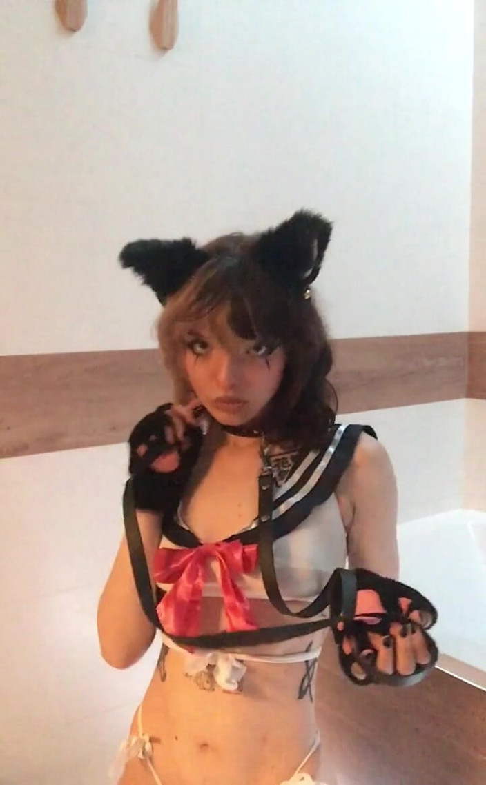 Soft Vulgar: 야옹, 산책해주세요...