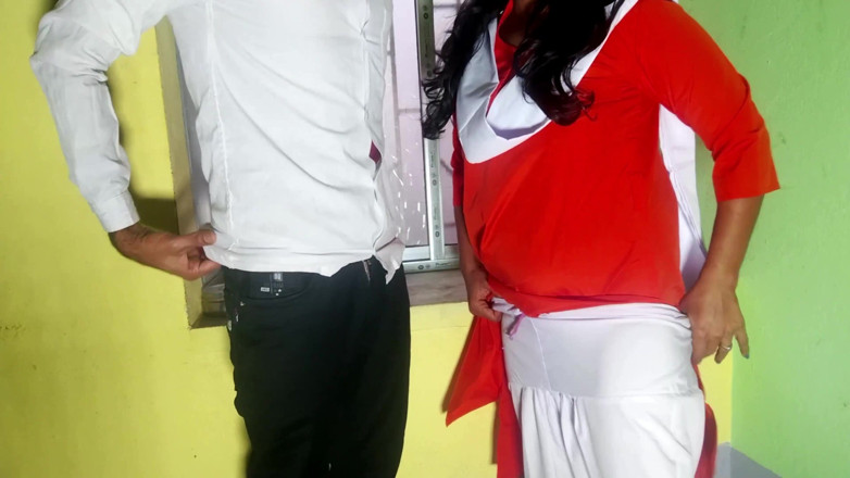 FireeCouple: Mahasiswi 18+ ngentot buru-buru di kelas