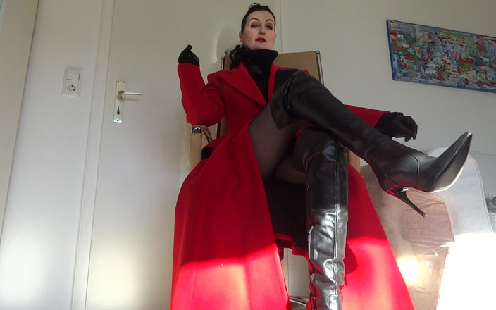 Lady Victoria Valente: Paja de tu polla para tu amante de botas