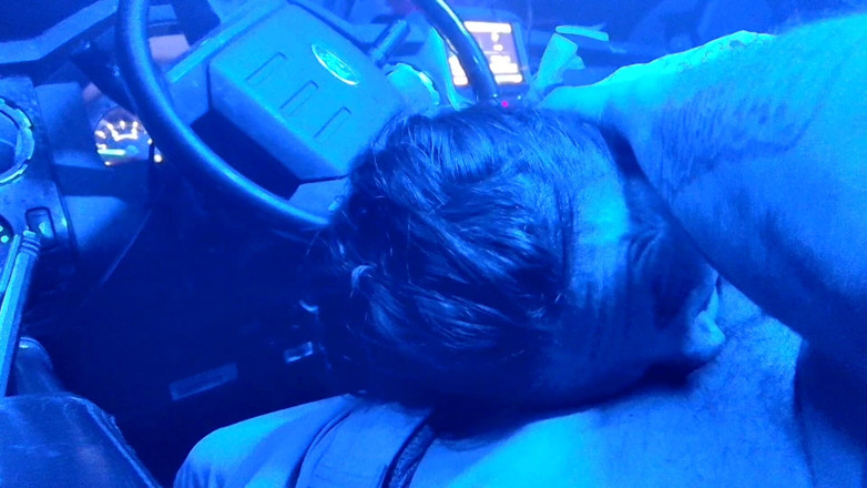 VinnyMacNDelilah: Pipe dans mon camion, éjaculation dans la bouche
