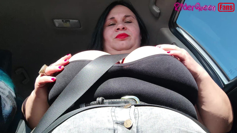 Only Riderqueen BBW Step Mom Latina Alone: Dicke titten in Rute im freien