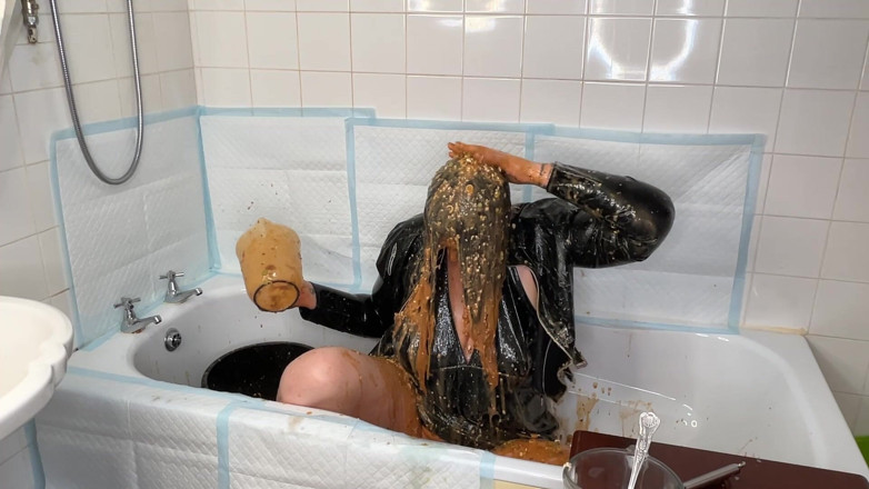 MissFFW: Une BBW sploshing se fait déchue de porter du pvc...