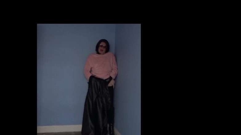 Leather Kirsten: Giocare in rosa e nero