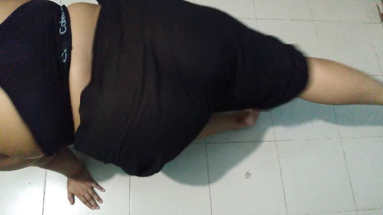 Aria Mia: La tía india en entrenamiento grande