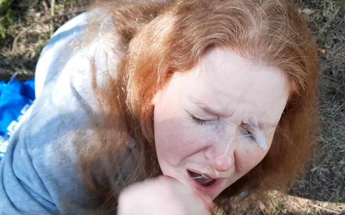 Curly_Dreams: Rychlé honění s inseminací obličeje v lese