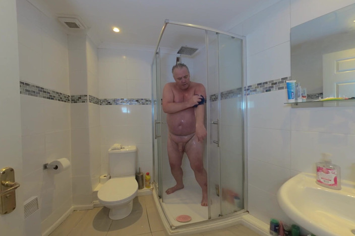 Solo Male VR180 Billy the Bear: Vr180, seife in der dusche bekommen