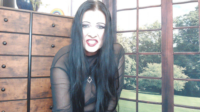 Abby Anna: Destruindo suas bolas