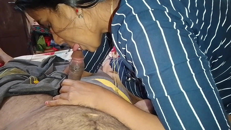 Bijukumar: La ragazza malese si diverte a mettere il cazzo di...