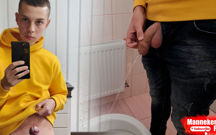 Manneken pis: Kerel Long pist in een openbaar toilet en neemt een...