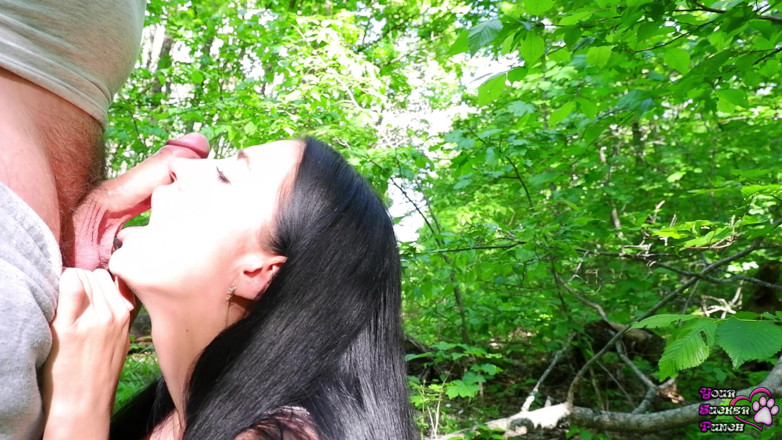 YSP Studio: Sensuele pijpbeurt in het bos