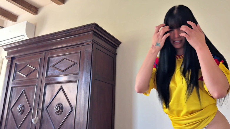 Yenifer Chacon: Boquete profundo de uma latina sexy. Lucas Peracchi