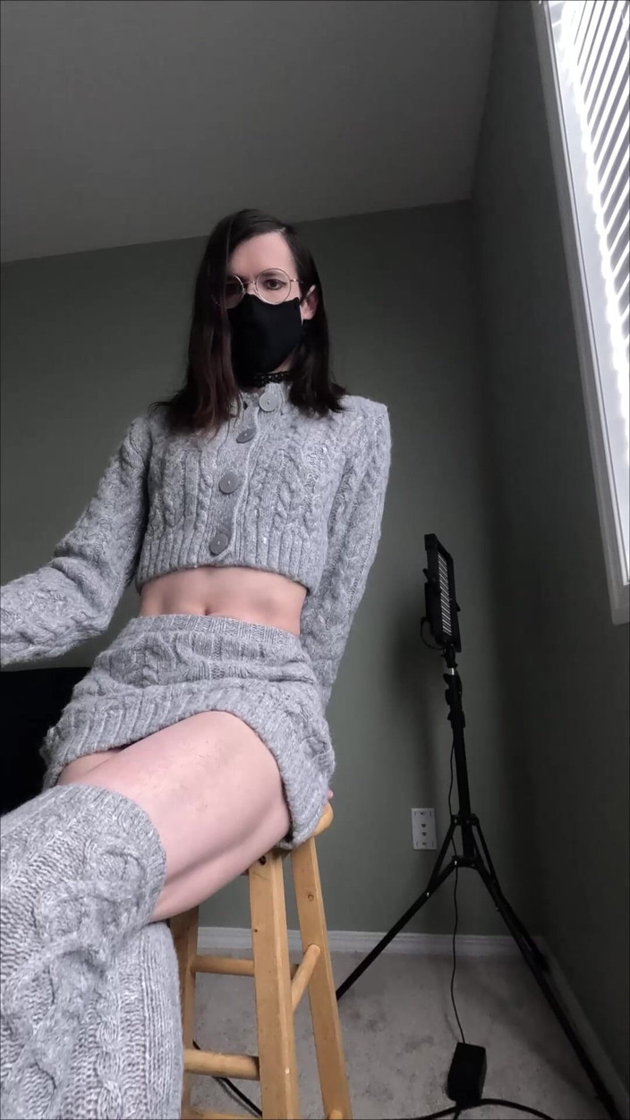 Mistress Mel: Big Dick Needs a Cock Warmer