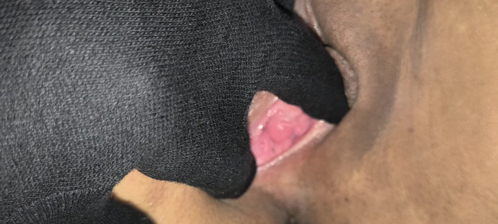 Lucy_Milf: Fantasi tante seksi india dengan sarung tangan