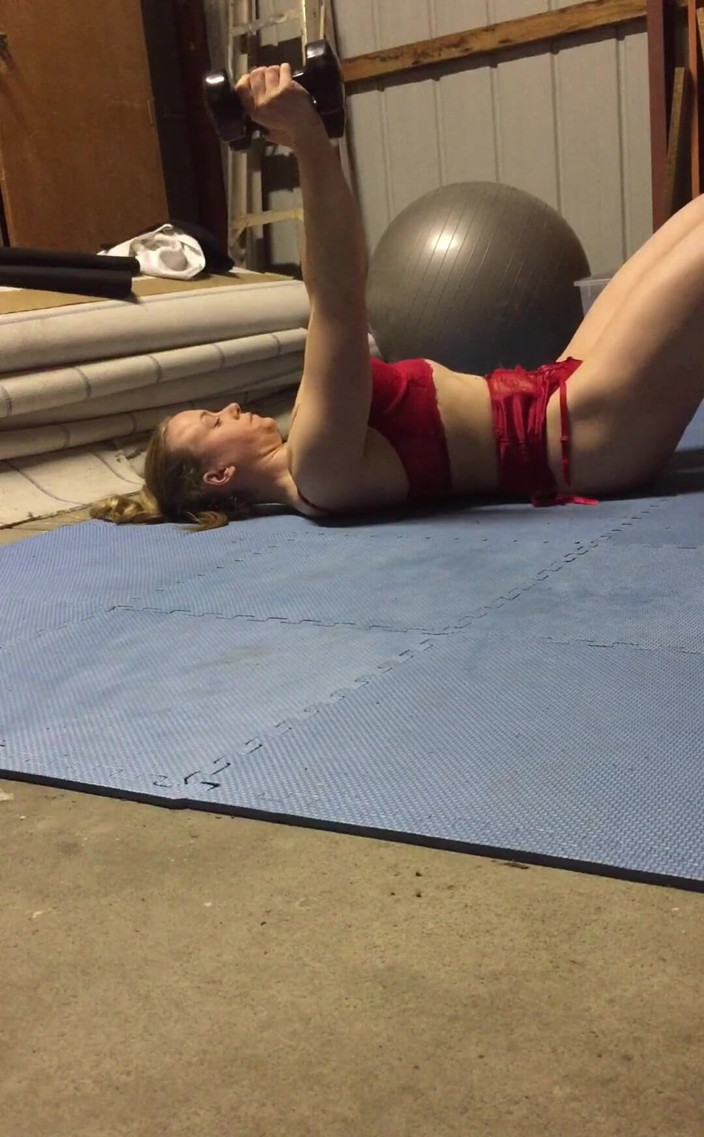 Michellexm: Aujourd’hui, entraînement chest fly et triceps