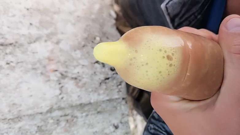 Idmir Sugary: Kondom bekas coli - masturbasi kilat banget sampai aku crot di...