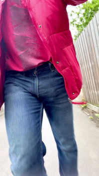 Perintah Berjalan Keluar Dan Monster Di Dalam Celana Jinsku Menonjol