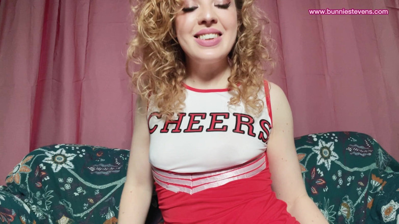 Bunnie Stevens: Animadora instrucciones de paja