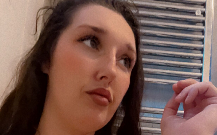 DildoLover94: Come and have a bath and play with me