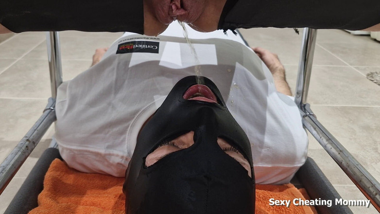 Sexy Cheating Mommy: Femdom Piss in Mouth and Pussy Cleanup. My Slave Is...