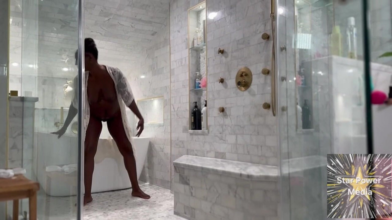 Star Power Media: Sultry Soak: Niegrzeczny Bath Giana złośliwiec