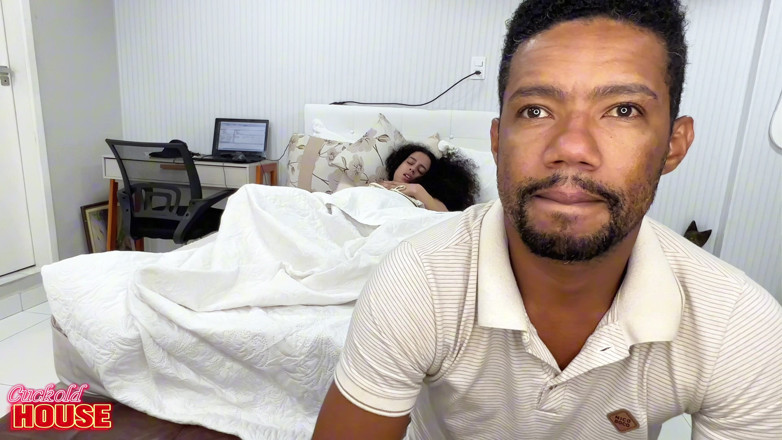 CuckoldHouse: Memek berbulu wanita hot ini dientot habis-habisan sama suami dan...