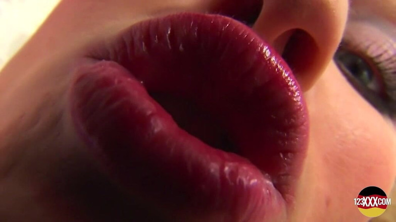 123XXX - 100% Amateurs: М'язисті блондинки з Німеччини обожнюють трах, відео від першої особи