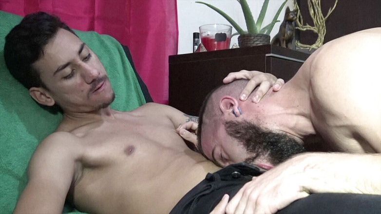 AMATOR BAREBACK FRENCH PORN: Guillem Ramos fucked raw by sexy Arab