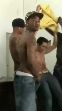 Incredibile gangbang con cazzi neri XXL