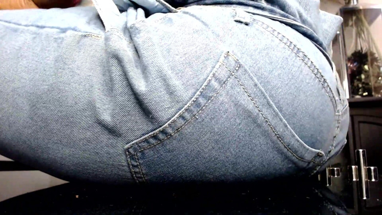 Maeling: Rodiče zničeni v jeans ass-fyxiation s Giant Ass Ignorant