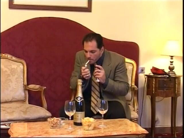Horny Shemales: DVD niektórych kuszących piękności shemale