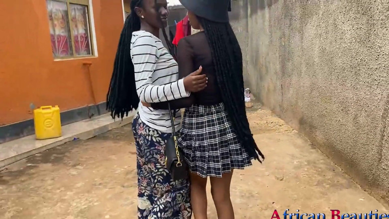 African Beauties: Lesbijki wibrator jebanie po randce w mieście