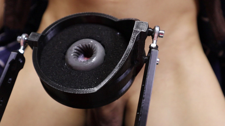 SEXY_GUYBEST: 하드 자위와 격렬한 오르가즘을위한 새로운 BDSM 기계를 테스트!